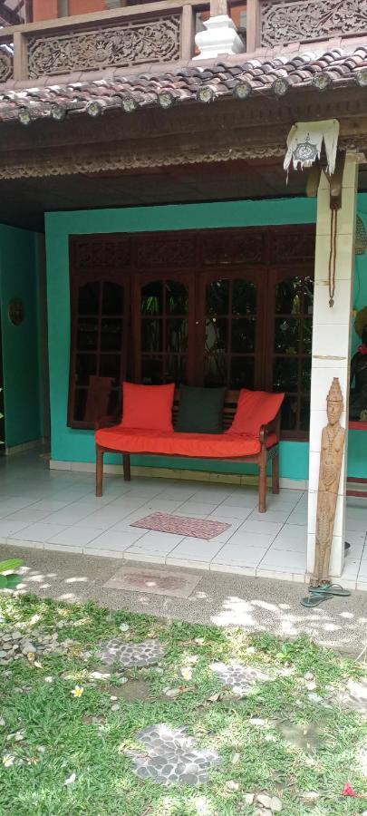 Shalana Homestay- Formerly Teka Teki House Семиняк Екстериор снимка