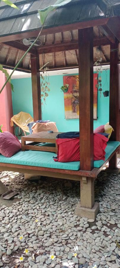 Shalana Homestay- Formerly Teka Teki House Семиняк Екстериор снимка