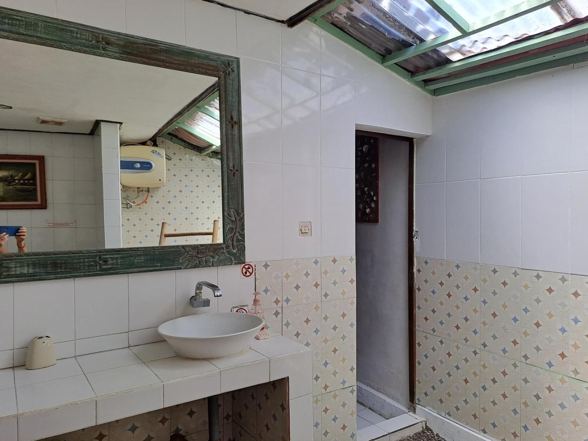 Shalana Homestay- Formerly Teka Teki House Семиняк Екстериор снимка
